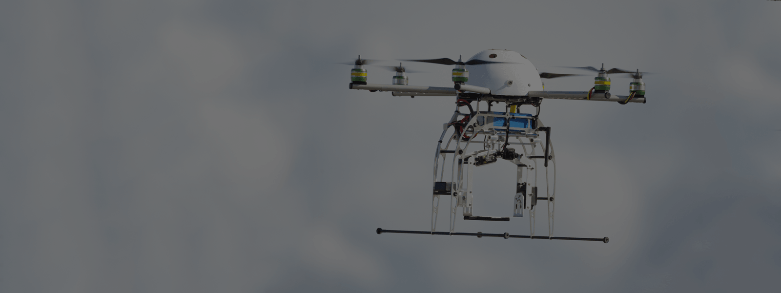 slider-BG-drone flying drone